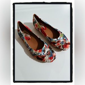 Earthies Vanya Multi Orange Floral (NEVER WORN)